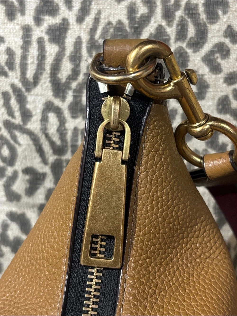Marc Jacobs Gotham hobo shoulder bag tan leather purse slouchy chunky hardware